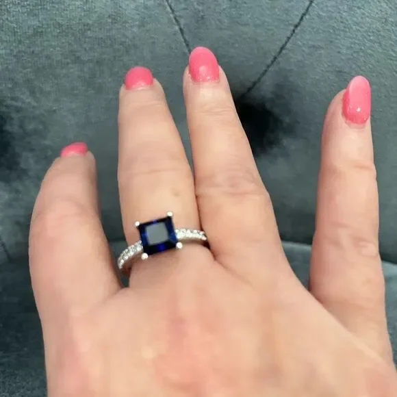 Sterling silver princess cut blue sapphire and cubic zirconia ring. Sz: 10 - Picture 6 of 8